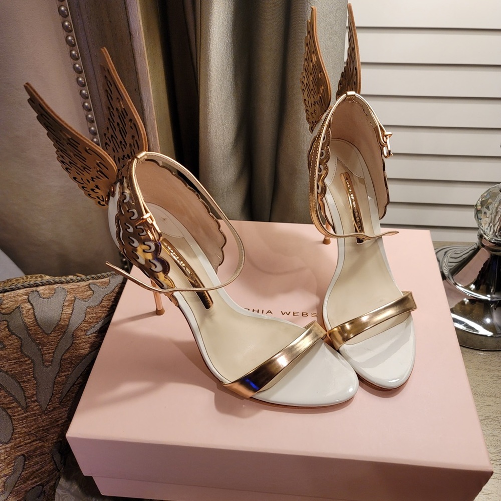 Sophisticated Winged Heels in Gold and White - Picture 8 of 13